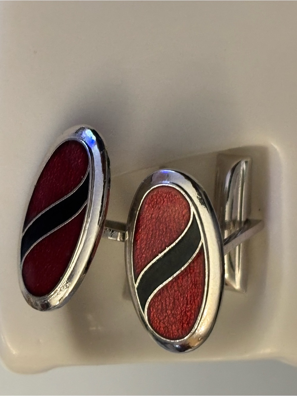 Sarah Coventry Red and Black Enamel Oval Silver-Tone Cuff Links